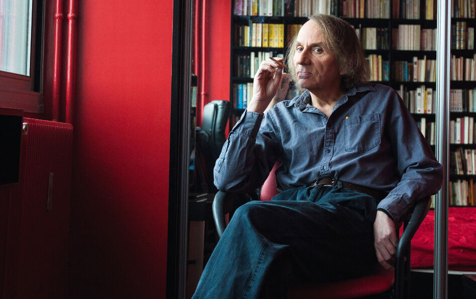 découvrez l'univers fascinant de michel houellebecq à travers ses œuvres majeures et les influences qui ont façonné son écriture. plongez dans l'analyse de ses thèmes récurrents et l'impact de son style provocateur sur la littérature contemporaine.